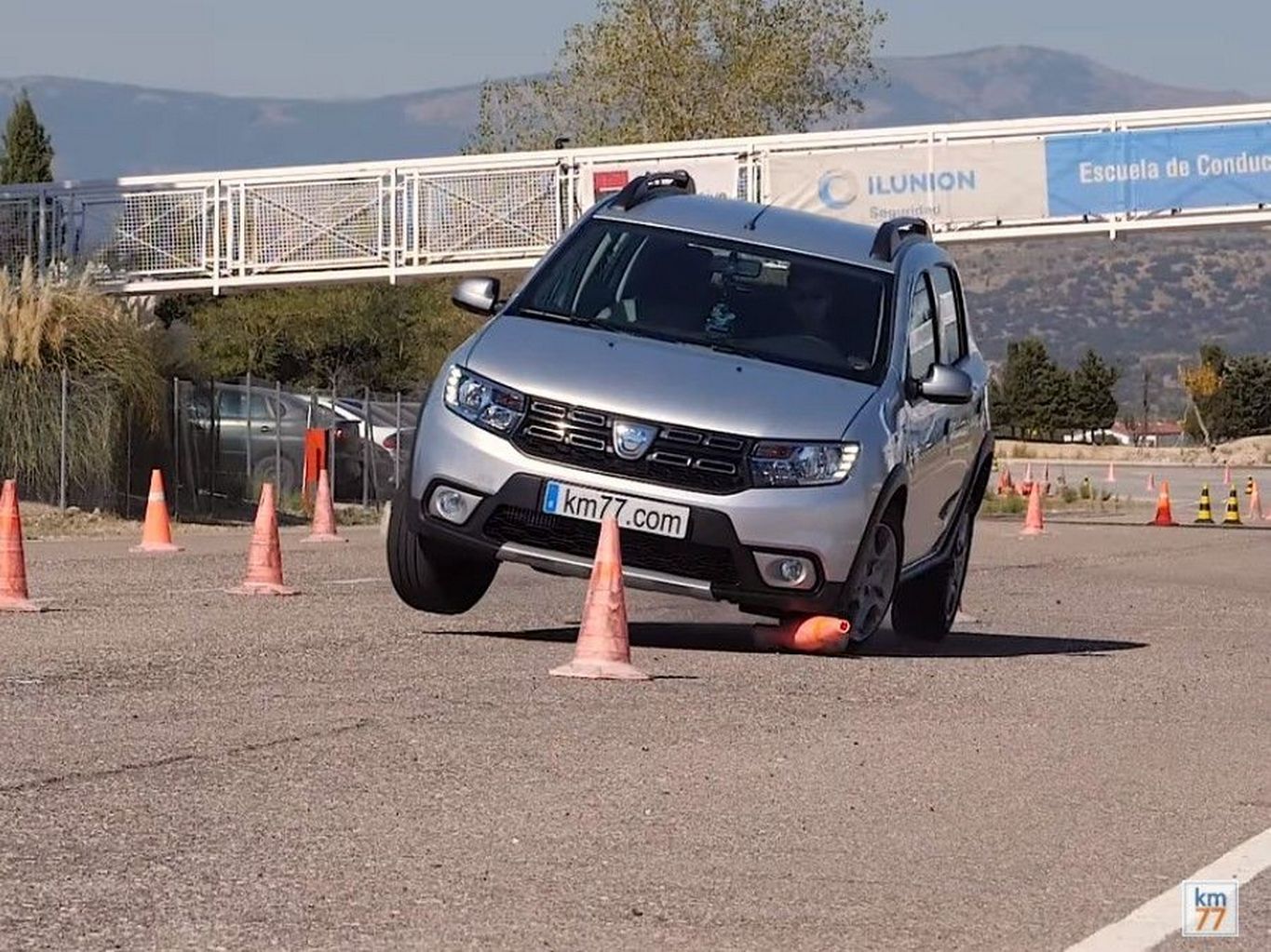 Veja Agora Teste Do Alce Com O Renault Sandero Tgmotos