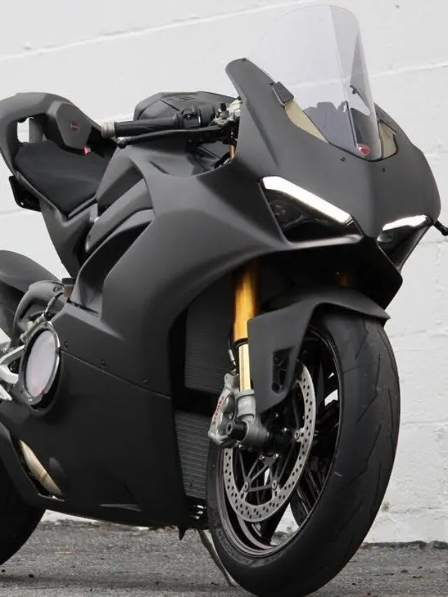 cropped-Nova-Ducati-Panigale-Black-2024