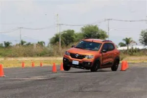 Veja Agora Teste do Alce com o Renault Kwid TB