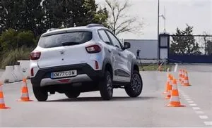 Veja Agora Teste do Alce com o Renault Kwid TB