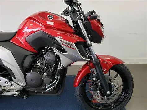 Yamaha Fazer 250: 31 km/l com gasolina